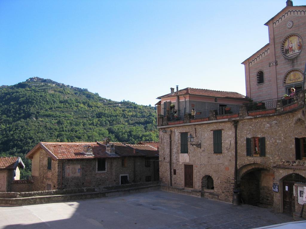 B&B Da Giua' Apricale Bagian luar foto